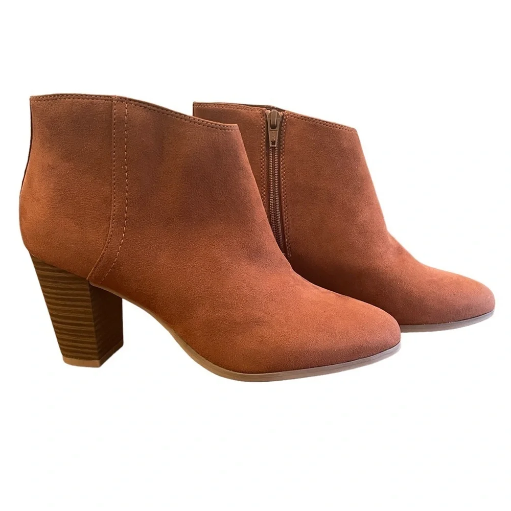 Old Navy women brown suede stacked heel ankle boots size 8